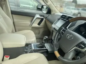 Toyota Land Cruiser Prado 2017 Black
