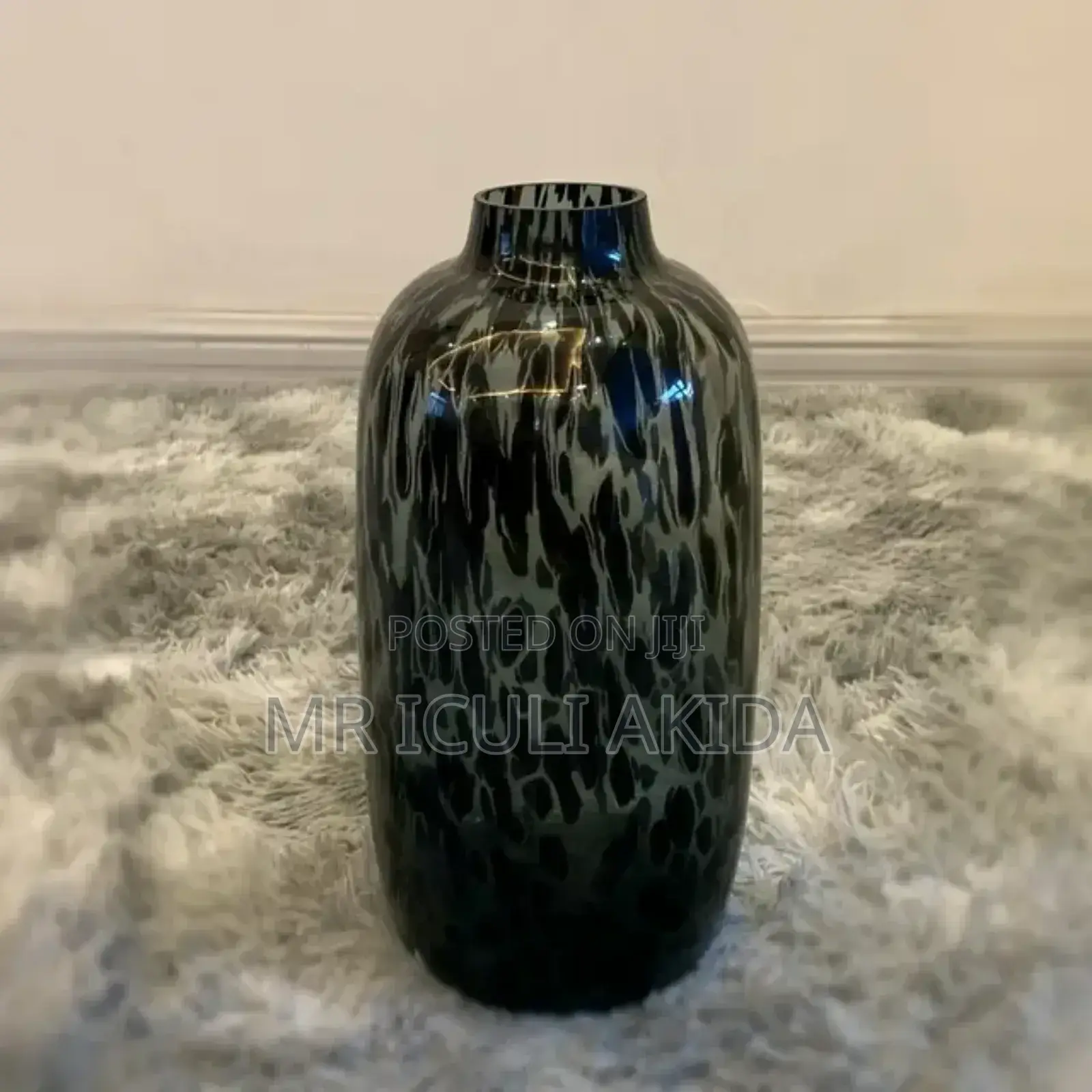 Short Neck Decorative Black Tiger Panther Print Flower Vase