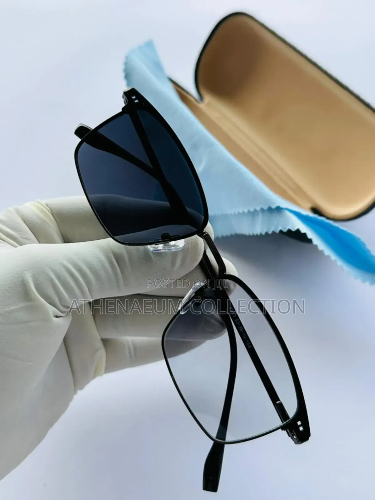 Photo Chromic Glasses ( Shades in Sunlight)