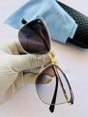 Photo Chromic Glasses ( Shades in Sunlight)