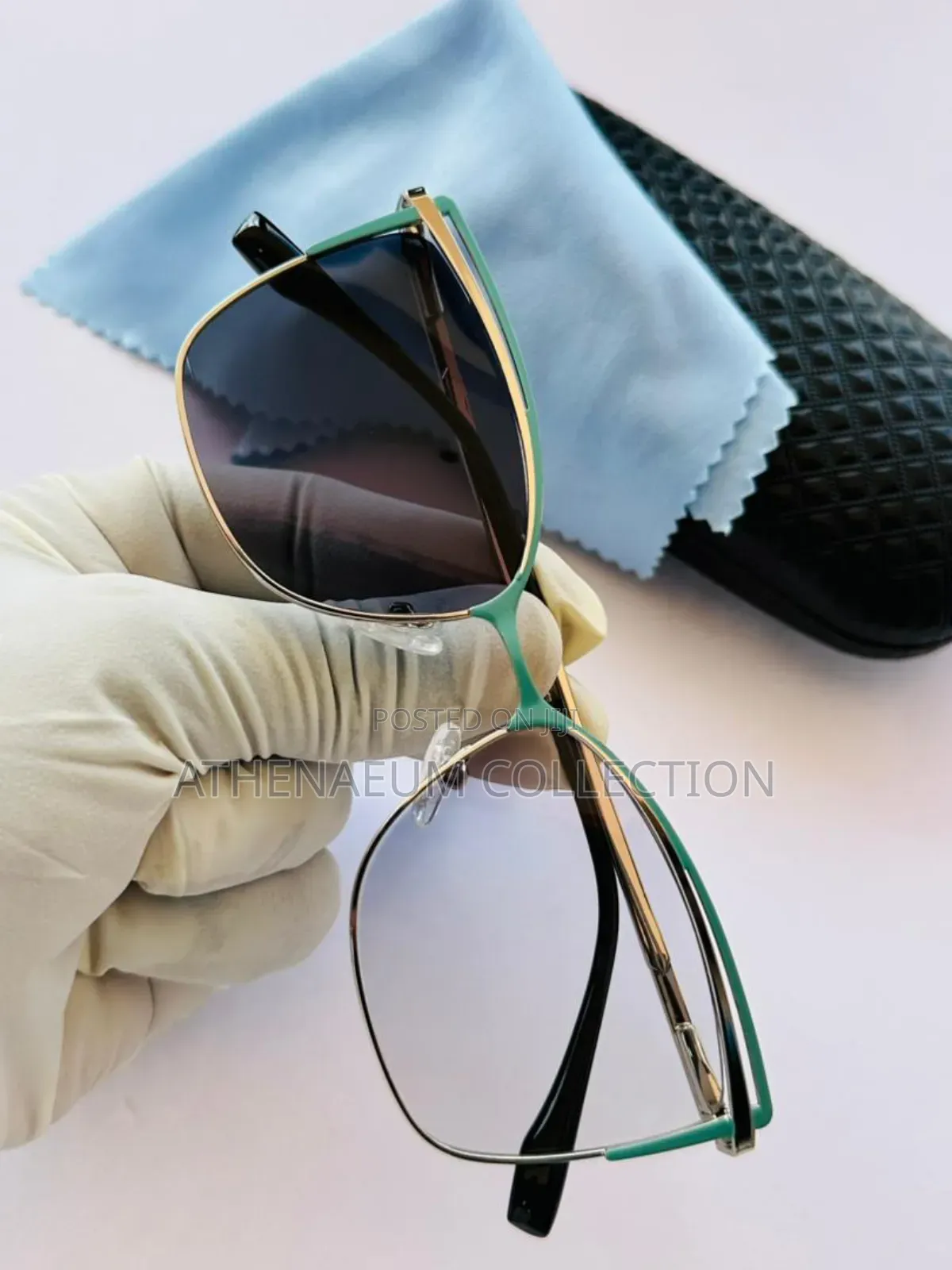 Photo Chromic Glasses ( Shades in Sunlight)