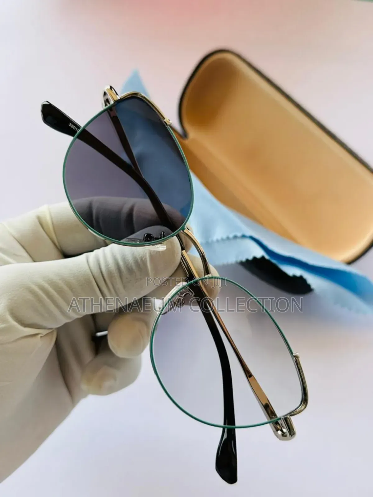 Photo Chromic Glasses ( Shades in Sunlight)