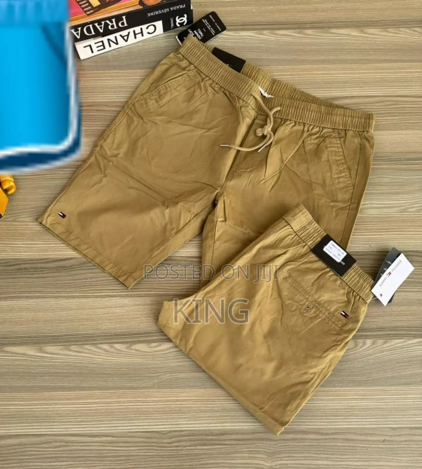 Amor Tommy Kaki Shorts
