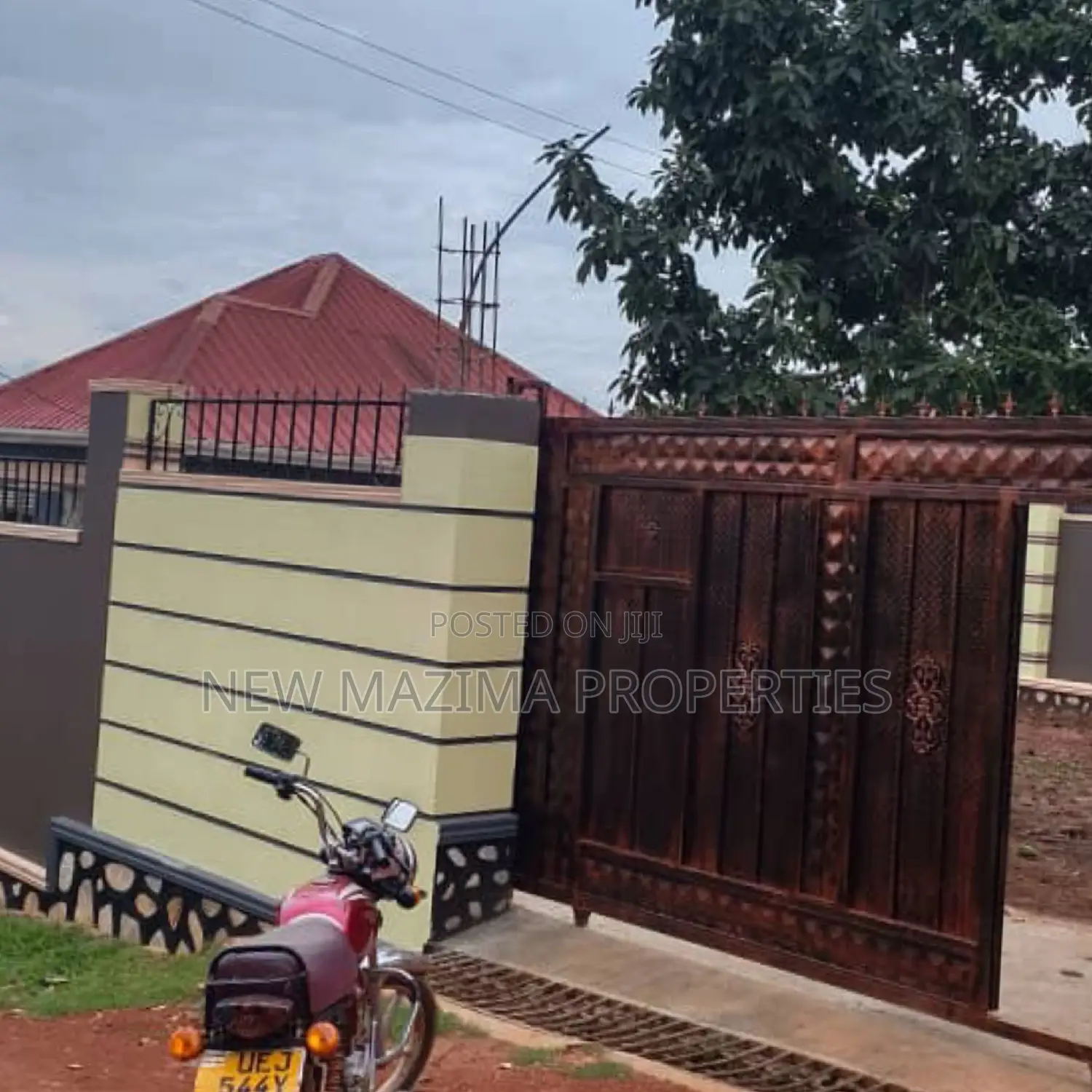 3bdrm Bungalow in Bulenga Town, Division A for sale