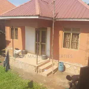 2bdrm House in Kitende Kitovu Ntebe, Division A for sale