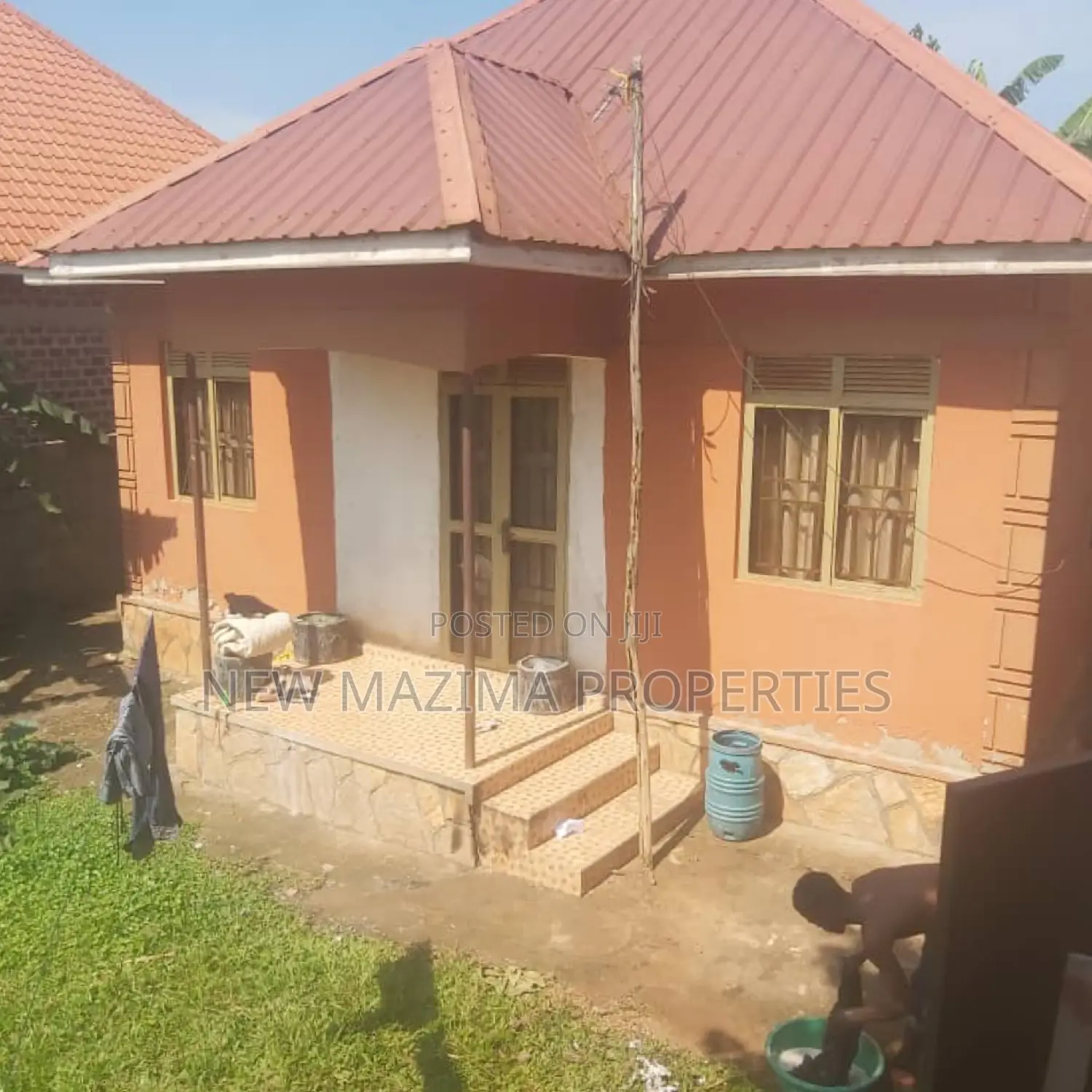 2bdrm House in Kitende Kitovu Ntebe, Division A for sale