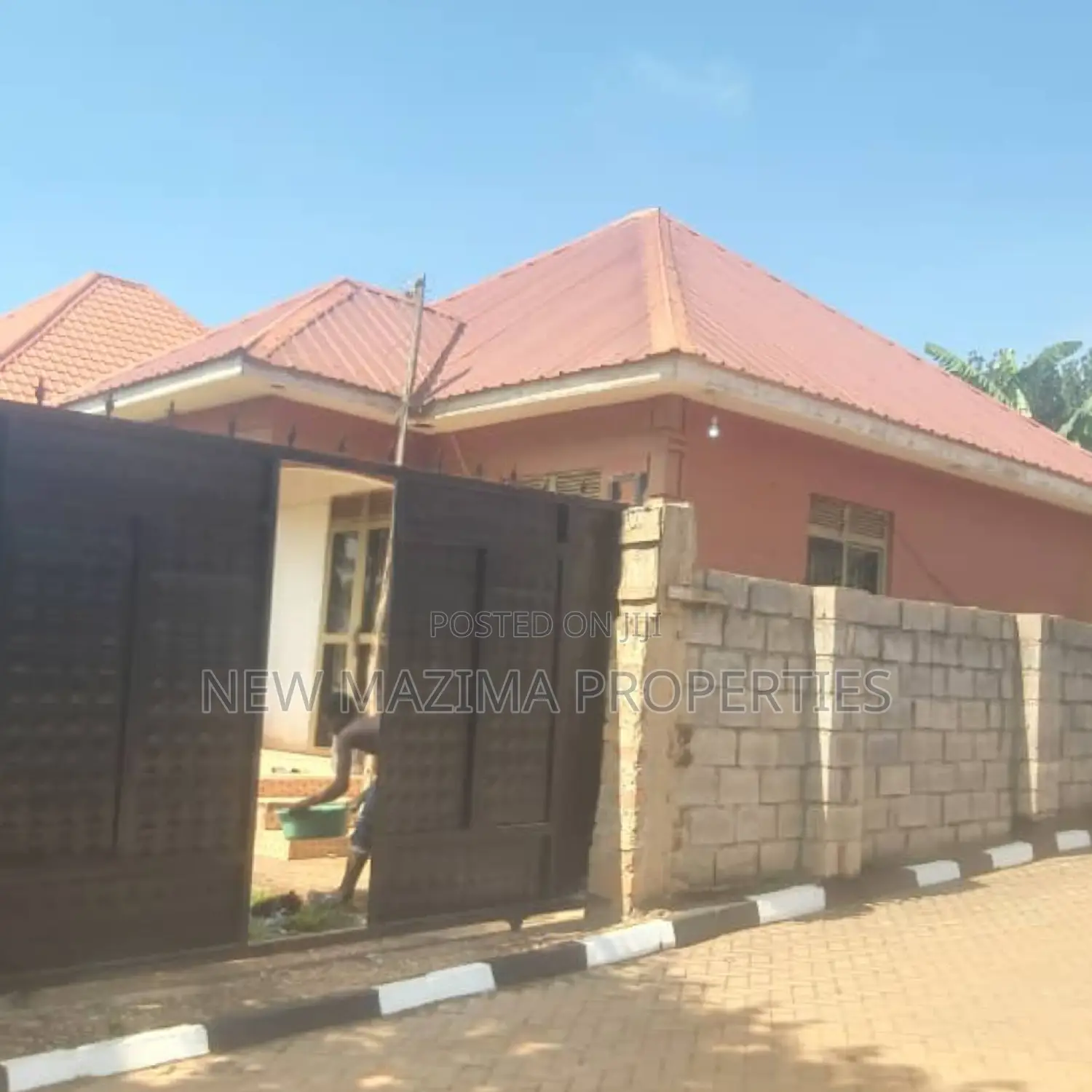 2bdrm House in Kitende Kitovu Ntebe, Division A for sale