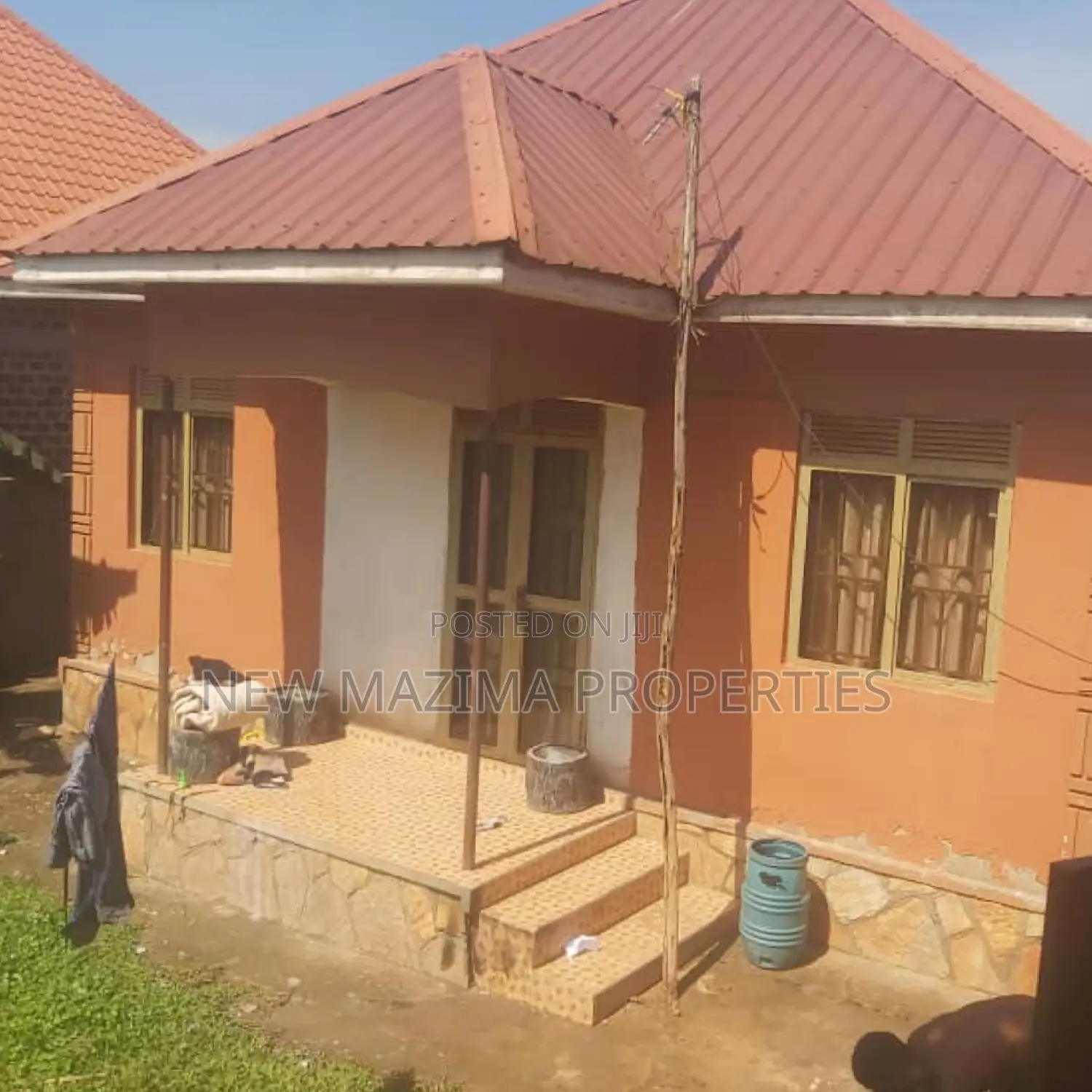 2bdrm House in Kitende Kitovu Ntebe, Division A for sale
