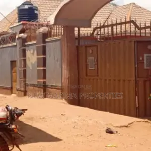 3bdrm House in Salaama Munyonyo Rd, Division A for sale