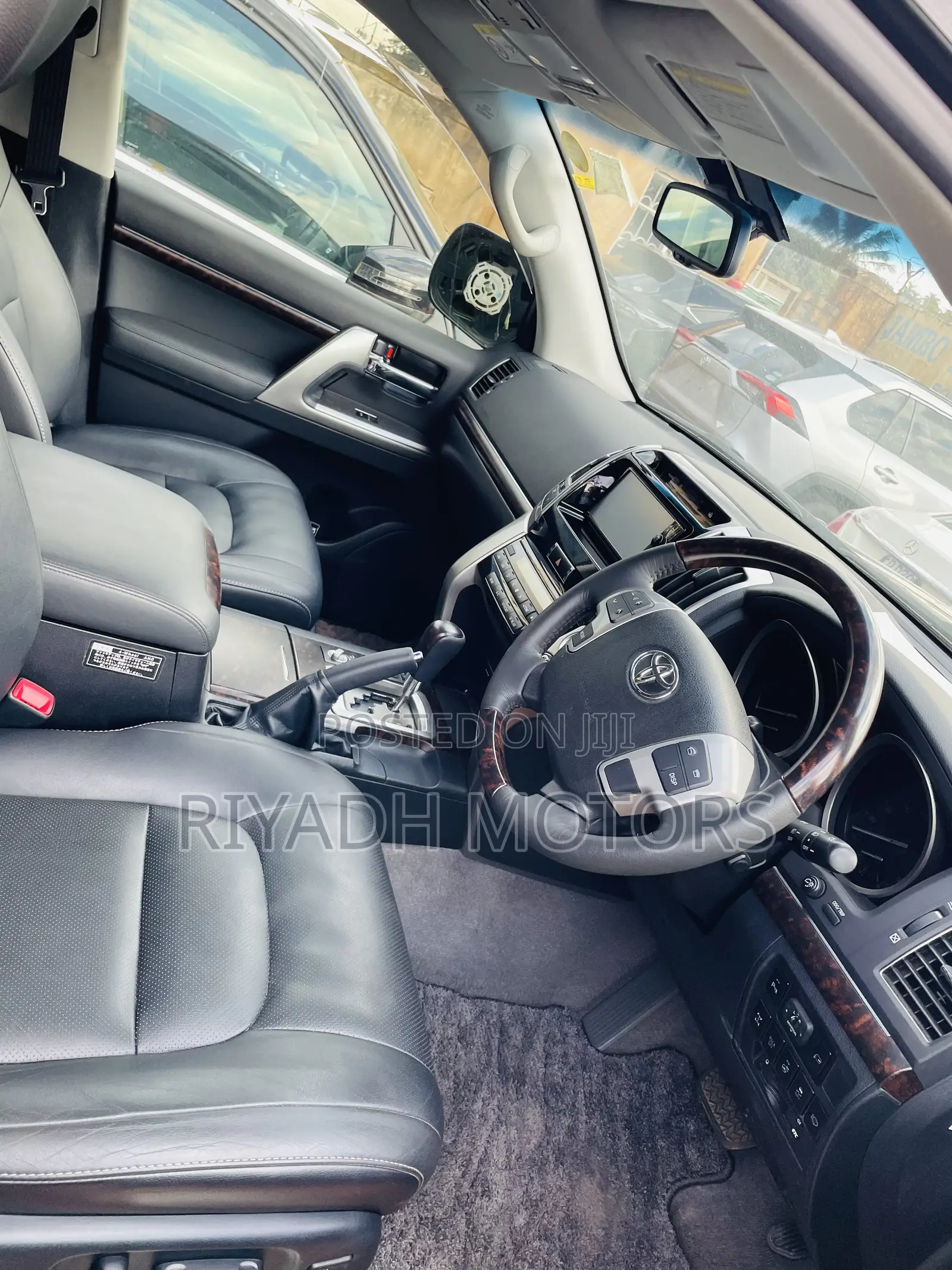 Toyota Land Cruiser 2016 Black