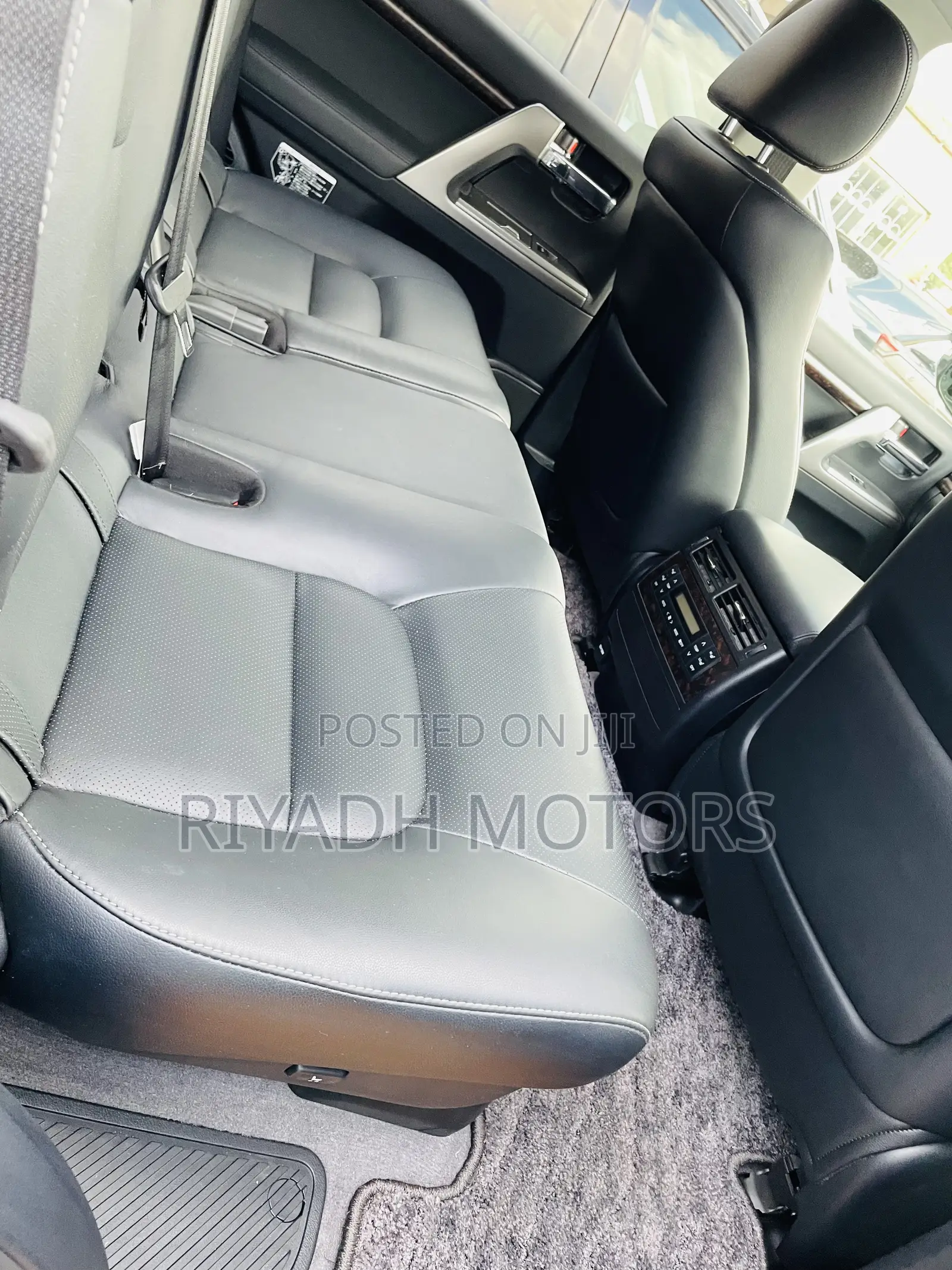 Toyota Land Cruiser 2016 Black