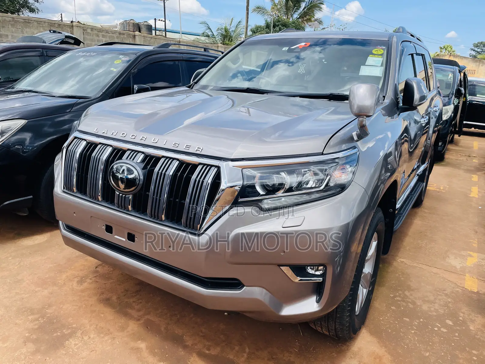 Toyota Land Cruiser Prado 2023 Gray