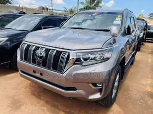 Toyota Land Cruiser Prado 2023 Gray