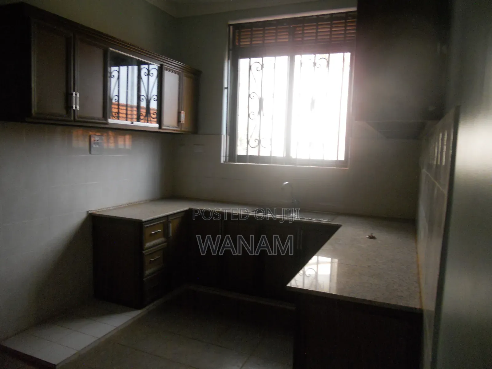 12bdrm Duplex in Bwebajja Akright, Division A for sale