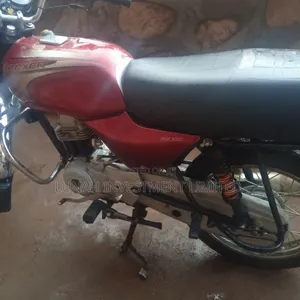 Bajaj Boxer 2024 Red