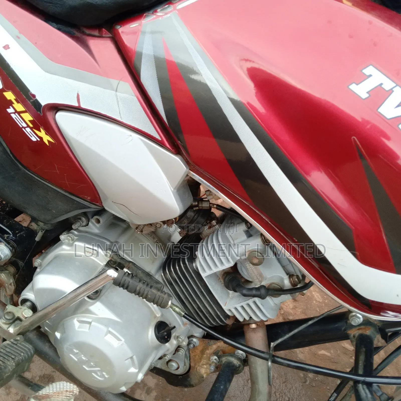TVS HLX 125 2023 Red