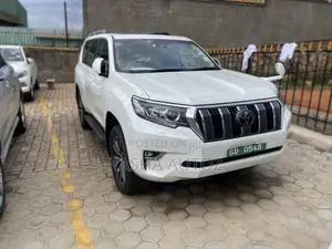 Toyota Land Cruiser Prado 2019 White