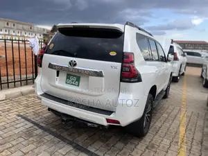 Toyota Land Cruiser Prado 2019 White