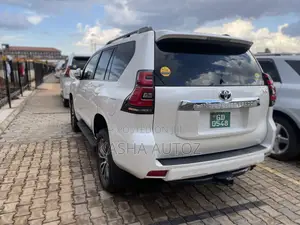 Toyota Land Cruiser Prado 2019 White