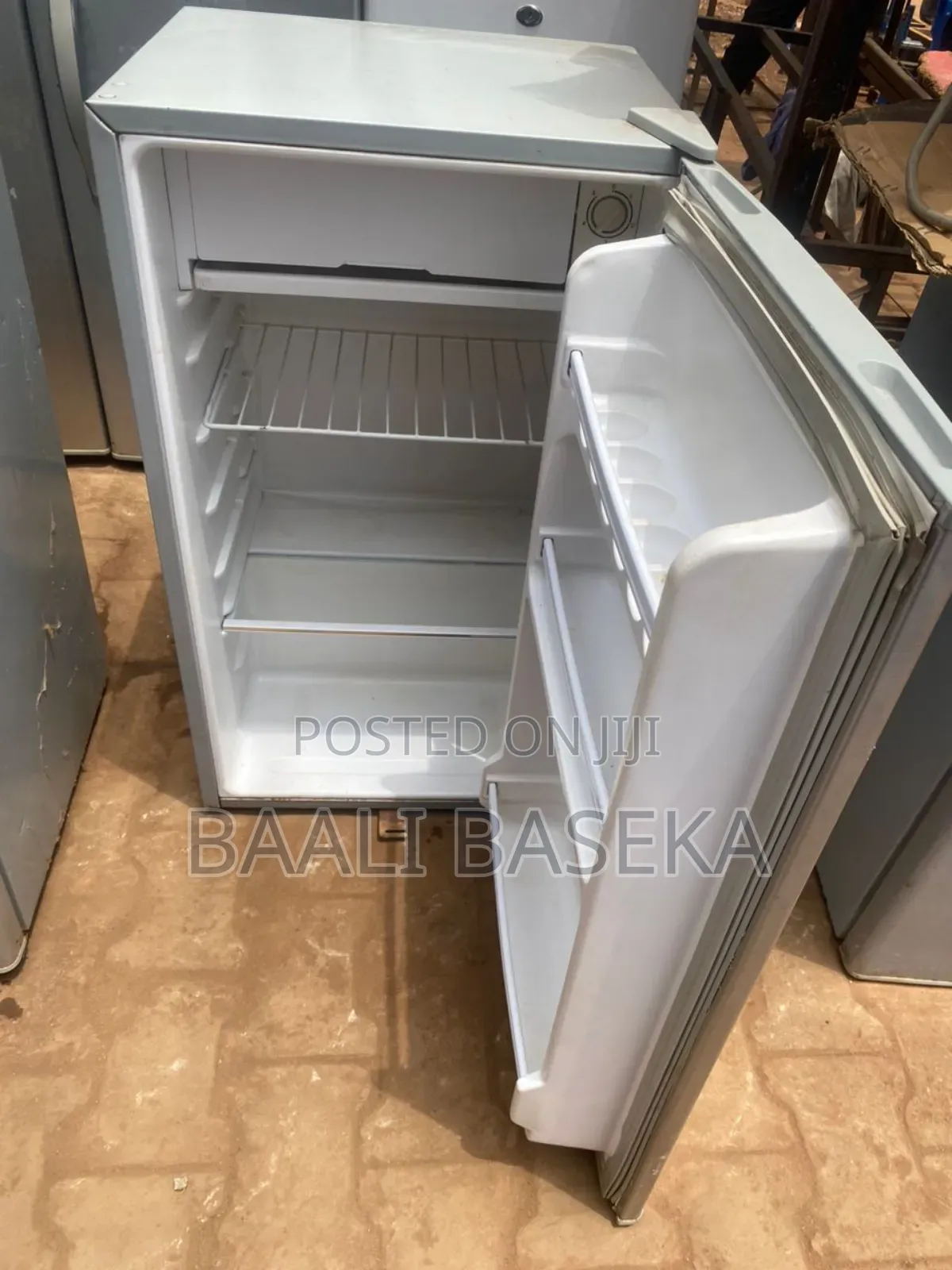 Fridges/Refrigerator(90ltrs)