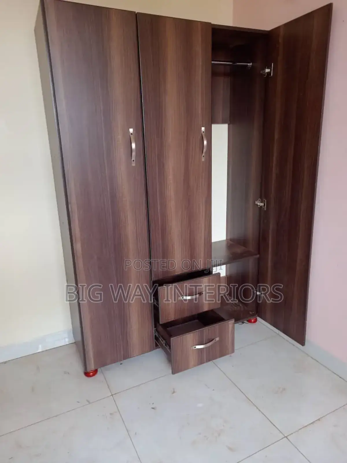 Wardrobe 4x6ft Oct3