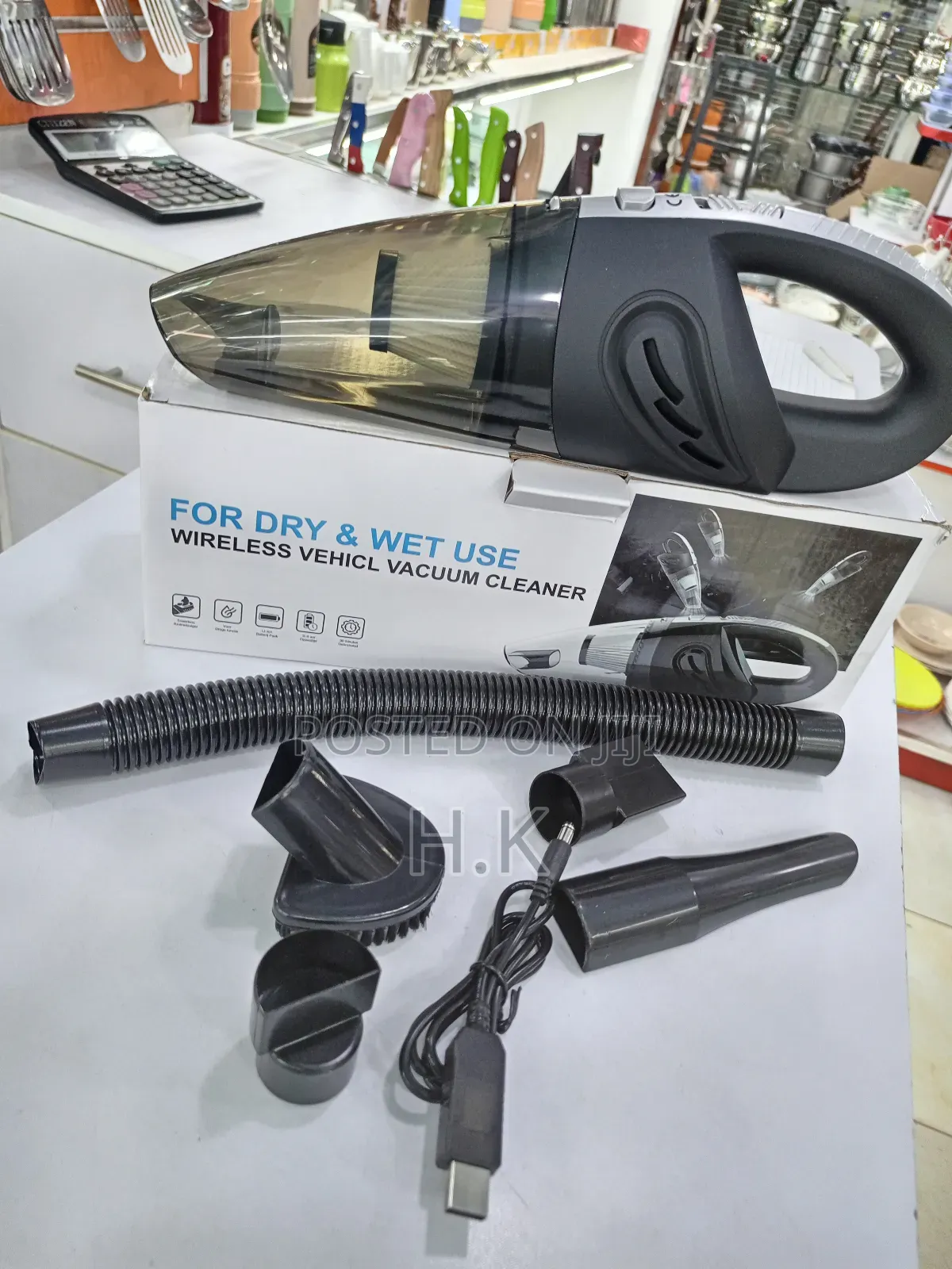 Handhold Vacuum Cleaner ( for Dry and Wet) Cordless
