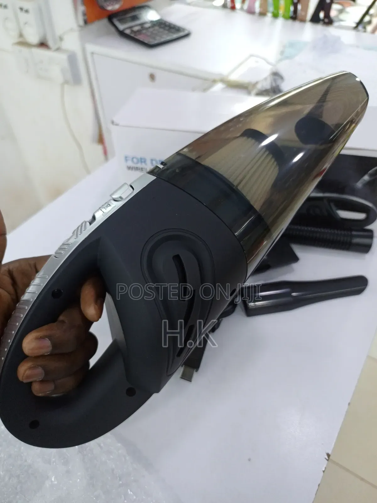 Handhold Vacuum Cleaner ( for Dry and Wet) Cordless