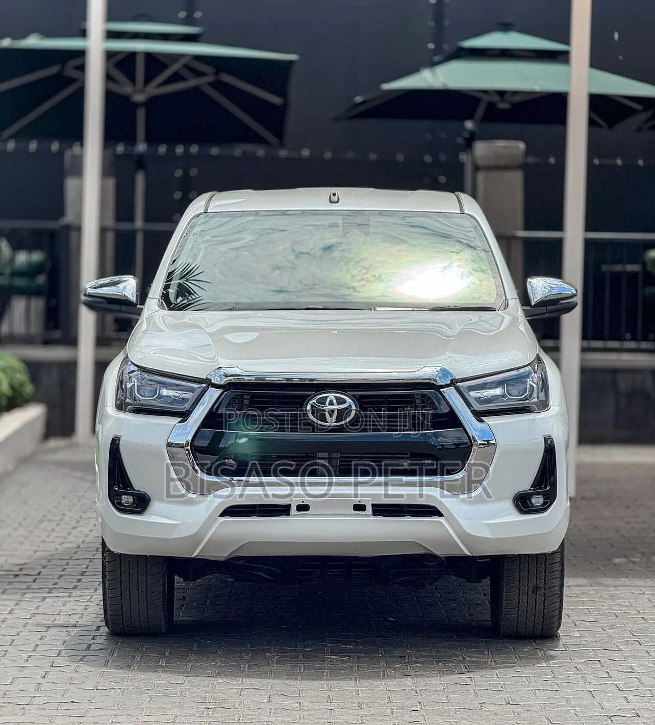 Toyota Hilux 2021 White
