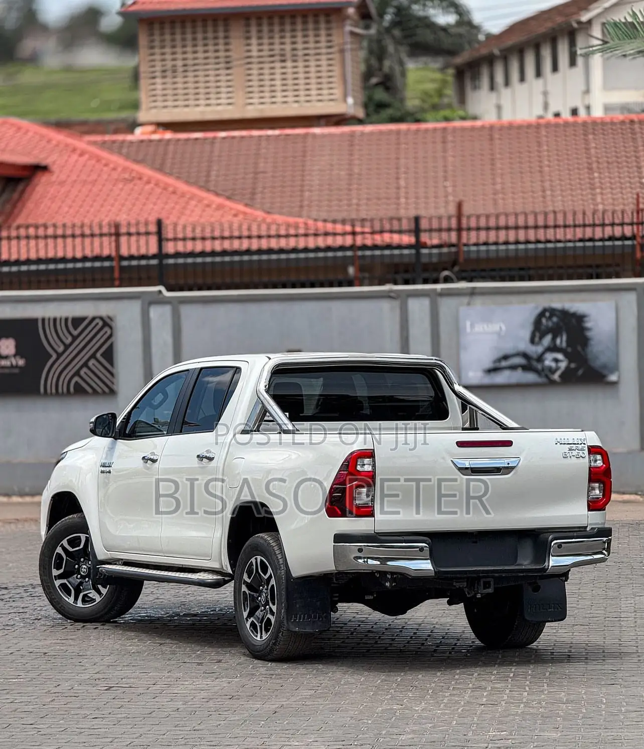 Toyota Hilux 2021 White
