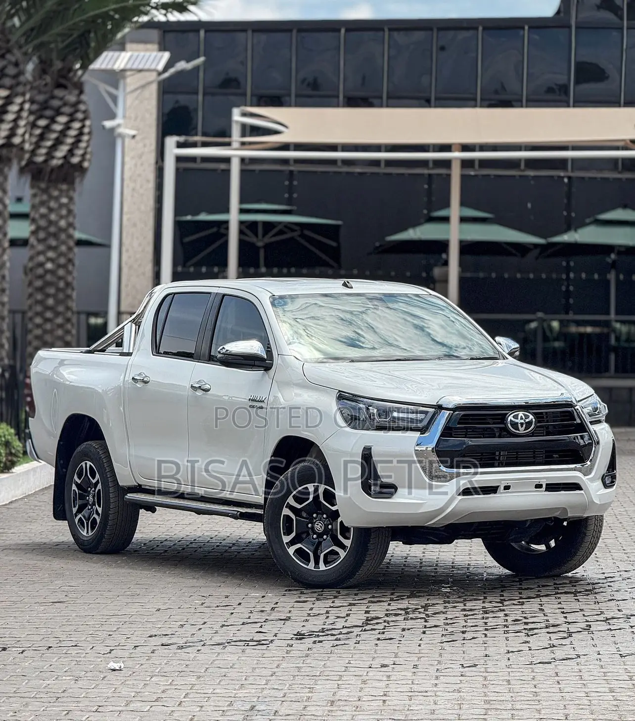 Toyota Hilux 2021 White