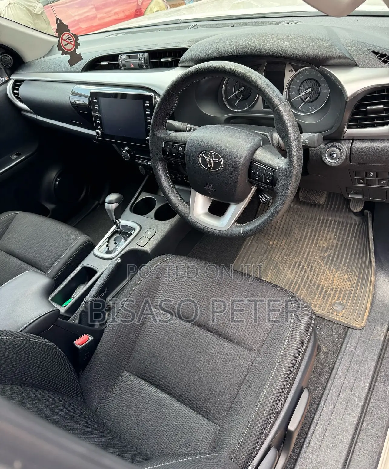 Toyota Hilux 2021 White
