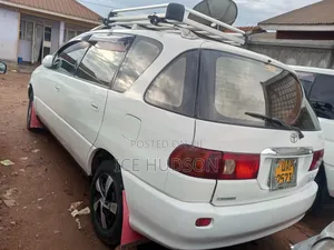 Toyota Ipsum 2000 Beige