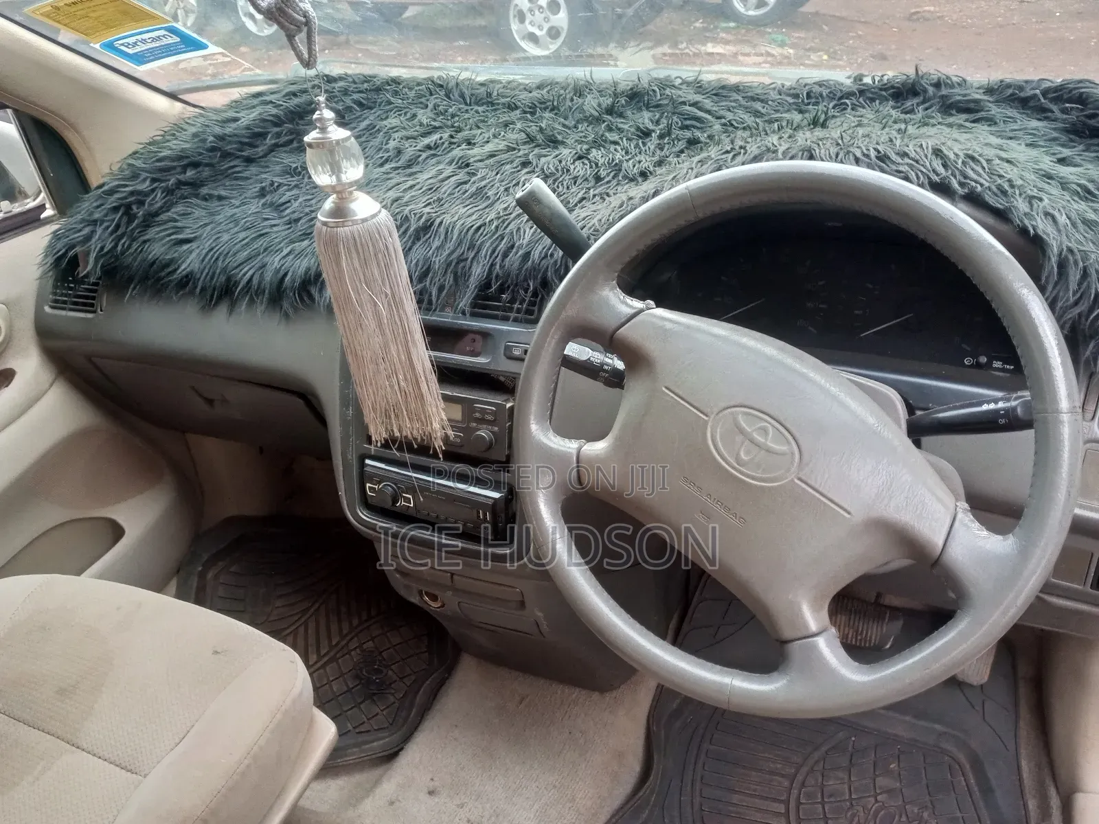 Toyota Ipsum 2000 Beige