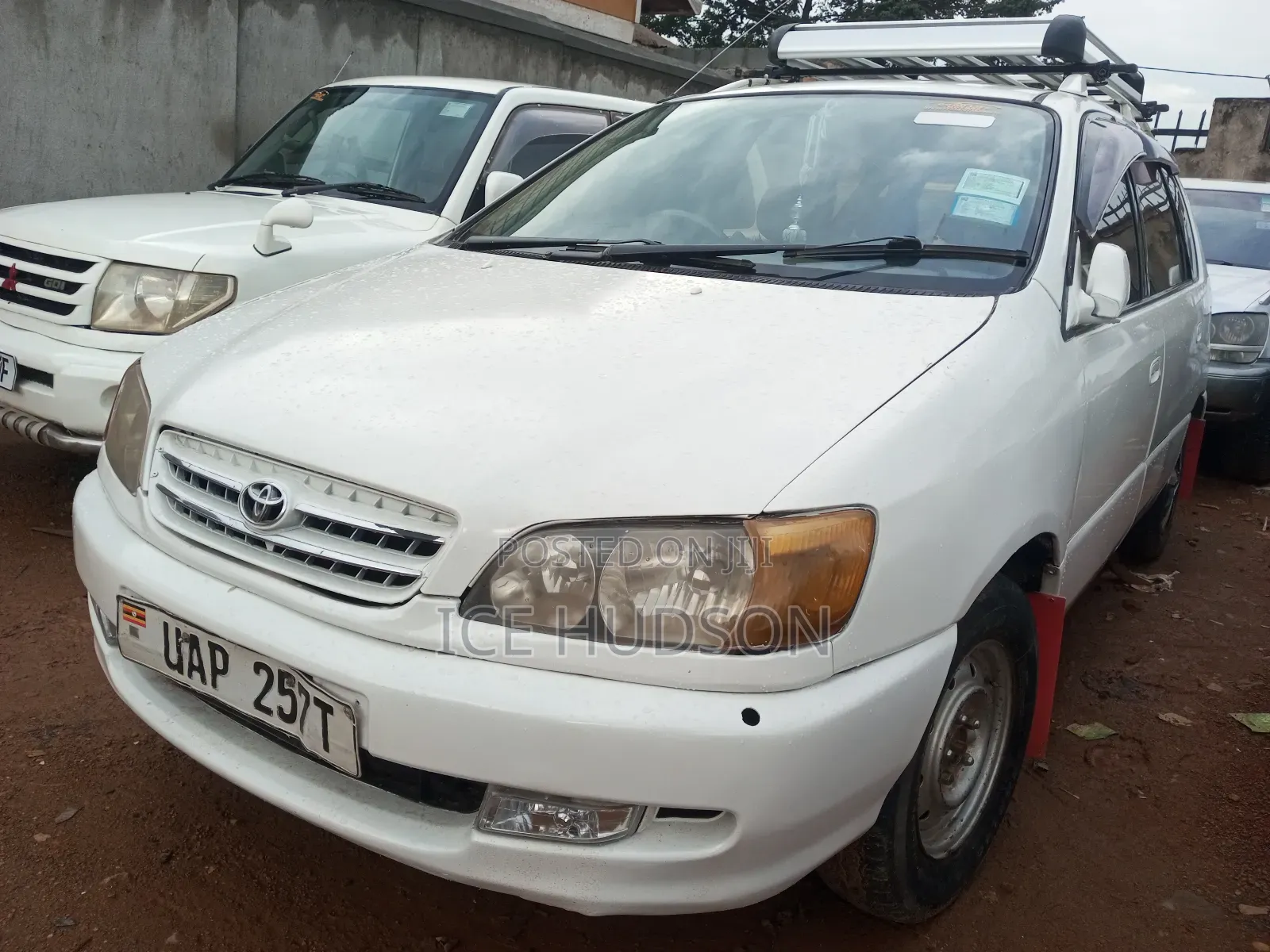 Toyota Ipsum 2000 Beige