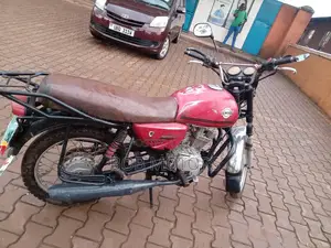 Bajaj Boxer 125 2021 Red
