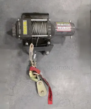 CHAMPION 1134kg 12V DC Winch Kit With Mount| Hitch Adapter