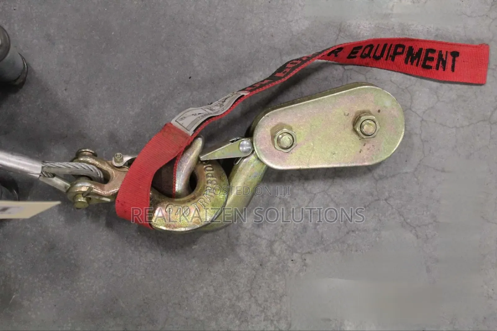 CHAMPION 1134kg 12V DC Winch Kit With Mount| Hitch Adapter