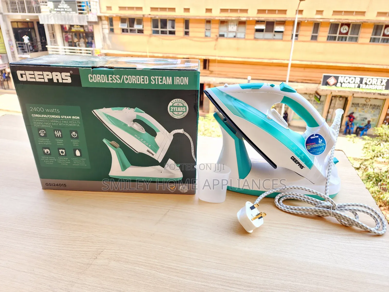 Brand New Gsi24015 Geepas Steam Iron Station