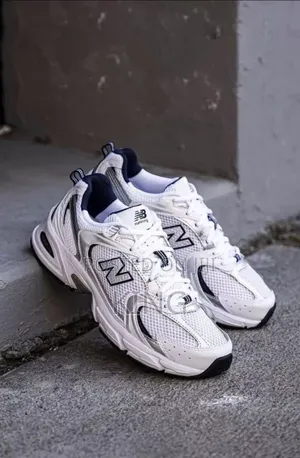 Nee Balance 530 White and Grey