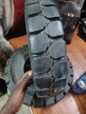 400-8 Forklift Tires Solid.