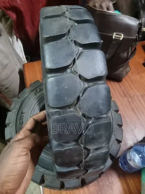 400-8 Forklift Tires Solid.