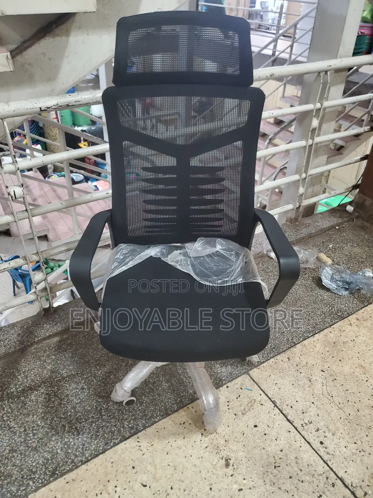 Ergonomic Office Chair/Swivel Office Fabric Chair