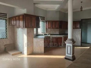 7bdrm Maisonette in Kira Nakwero for sale