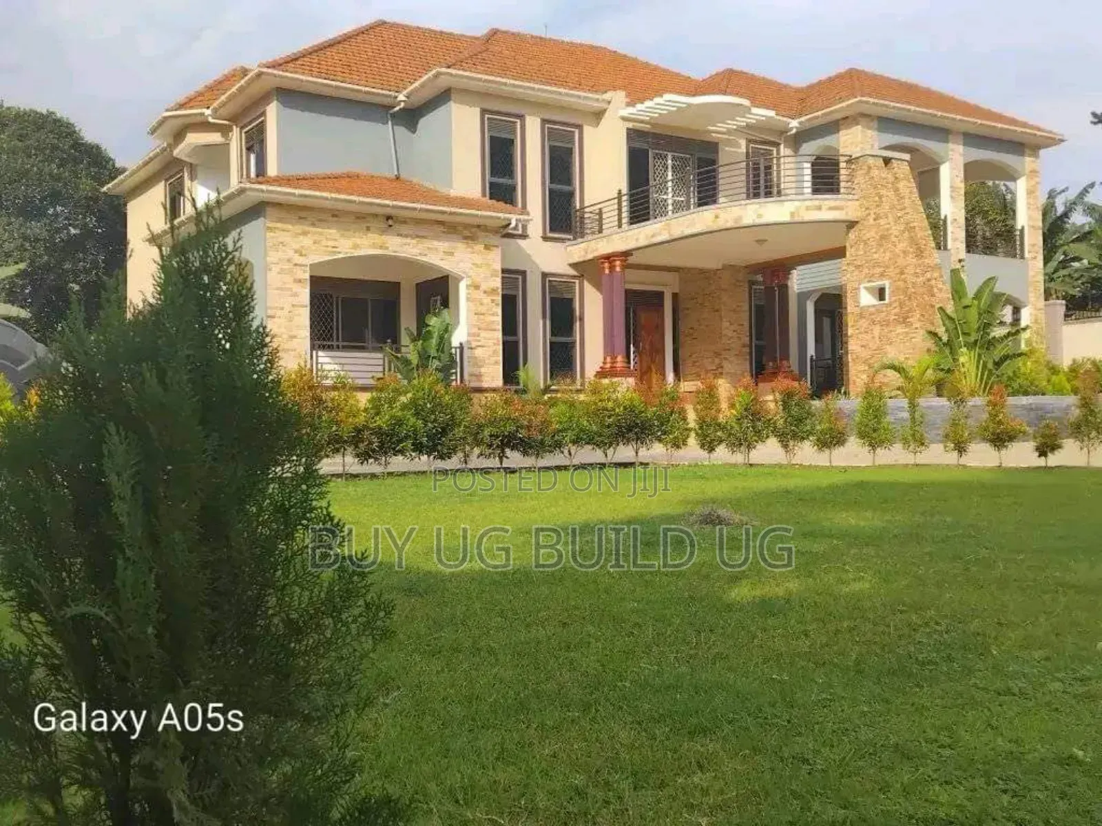 7bdrm Maisonette in Kira Nakwero for sale