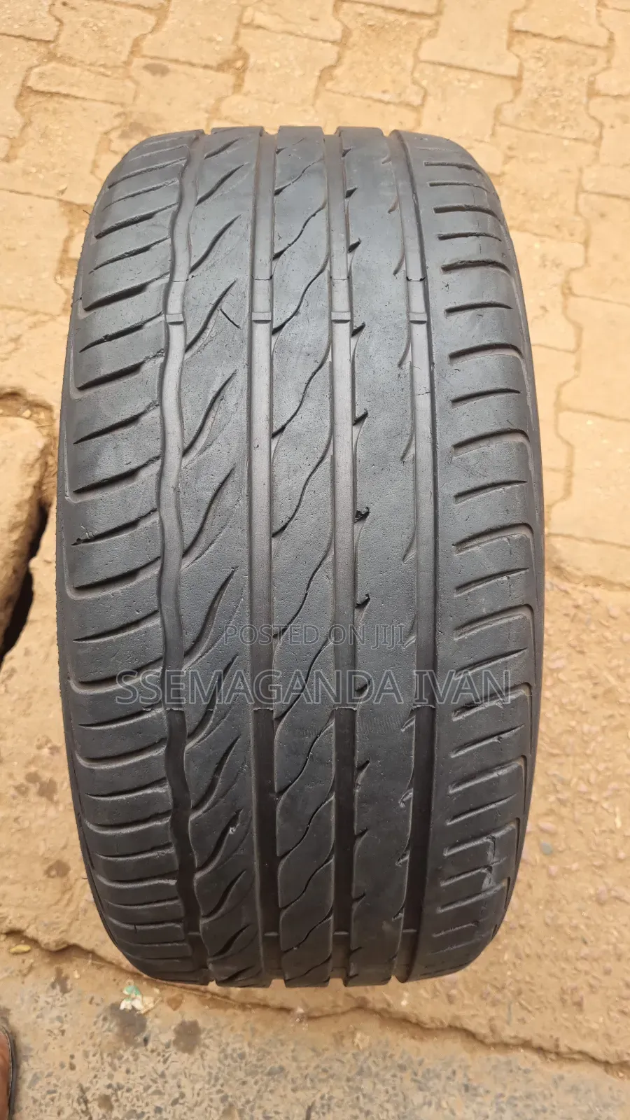 255/40r19 Foreign Used Tire