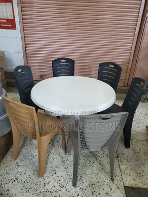 Bar/Restaurant Plastic Table and Chairs 6 People Seater