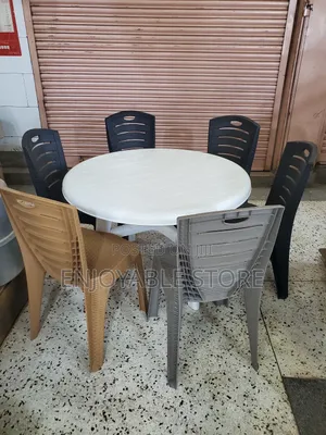 Bar/Restaurant Plastic Table and Chairs 6 People Seater