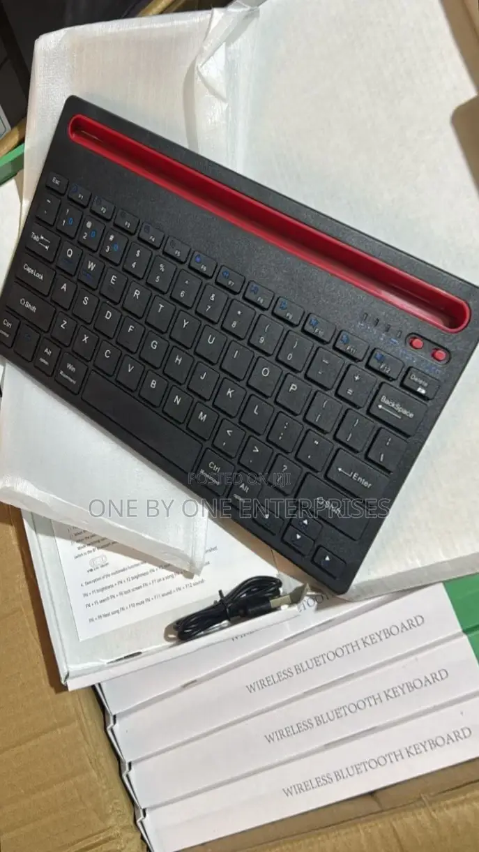 Mini Wireless Bluetoth Keyboard for iPad and Tablet