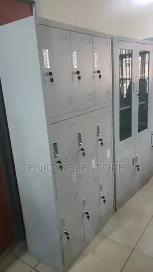 Photo - 9 Compartments Locker/Locker Metallic
