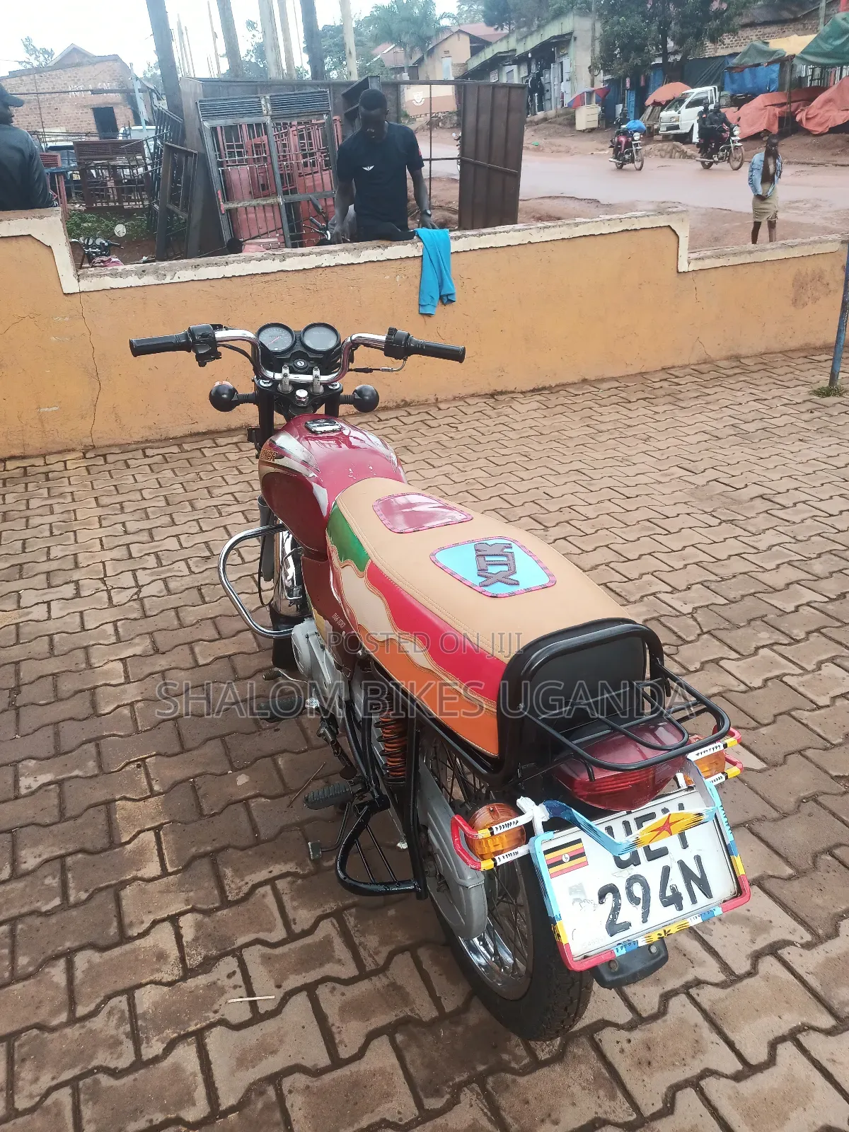 Bajaj Boxer 2019 Red